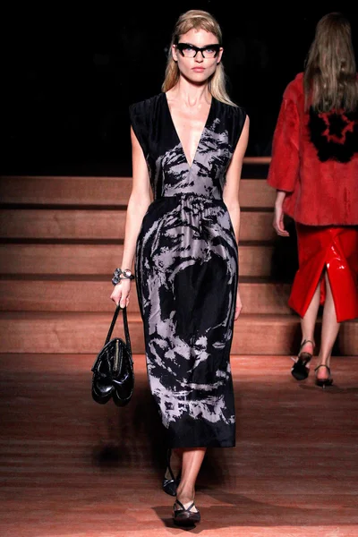 Look 25